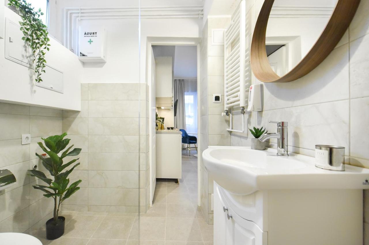 Apartamento Urban Adventure For Two Bucarest Exterior foto