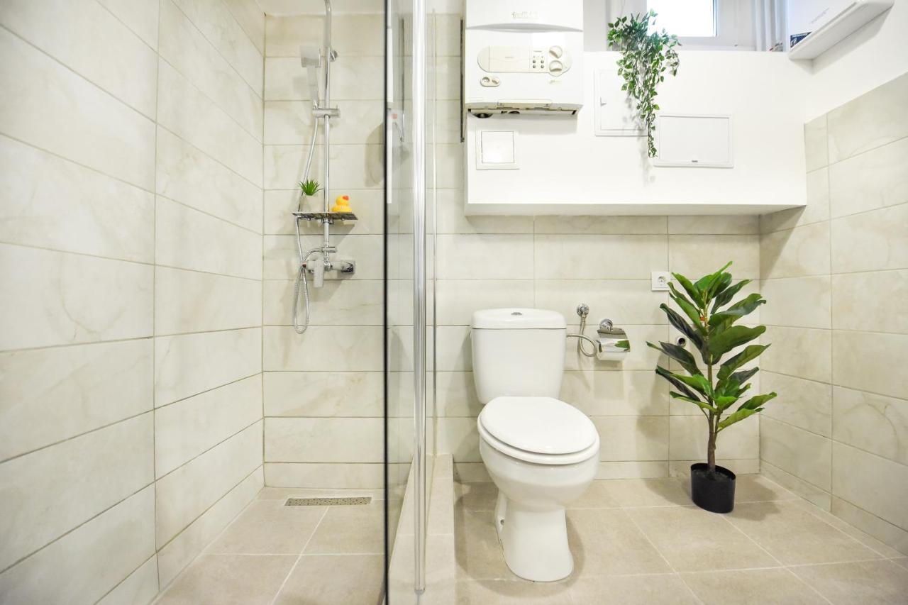 Apartamento Urban Adventure For Two Bucarest Exterior foto