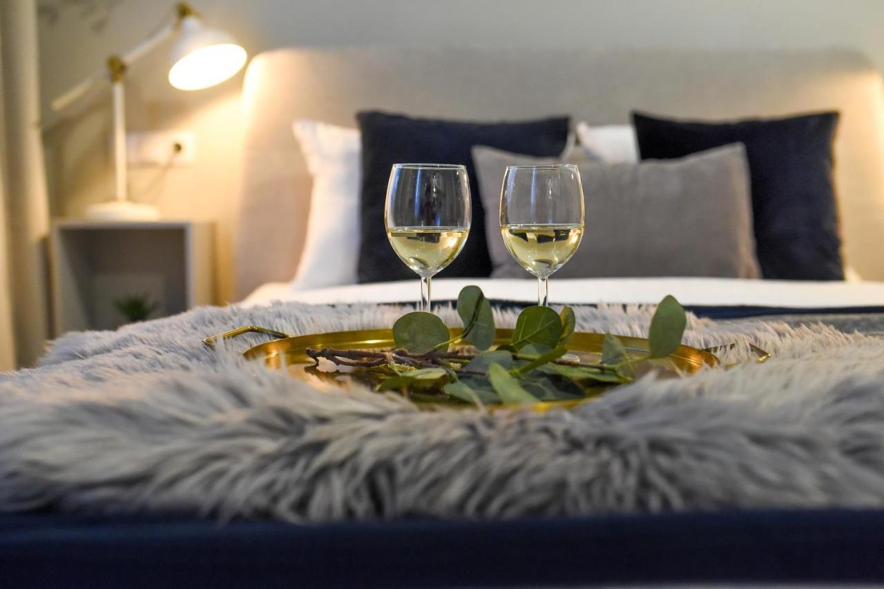 Apartamento Urban Adventure For Two Bucarest Exterior foto